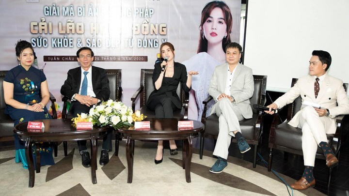 Product launch event of Dong Trung Linh Chi at 5-star yacht Ha Long Bay